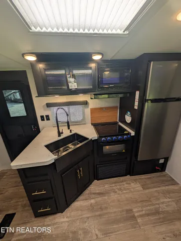 $393,500 | 143 Elk Ridge Lane, Newcomb, TN 37819