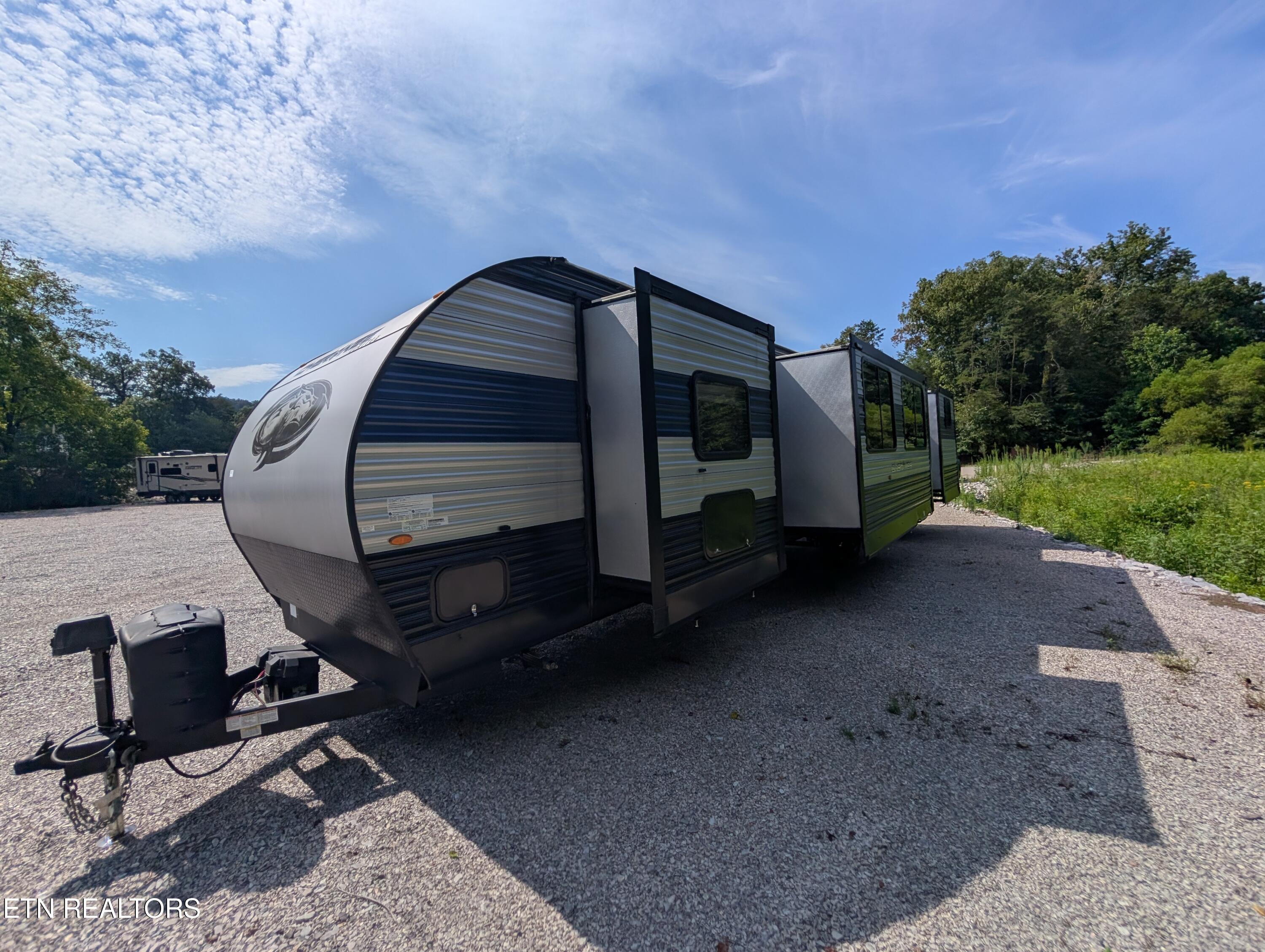 143 Elk Ridge Lane Newcomb, TN 37819 - Photo 5 of 52 PXL_20250815_151423834