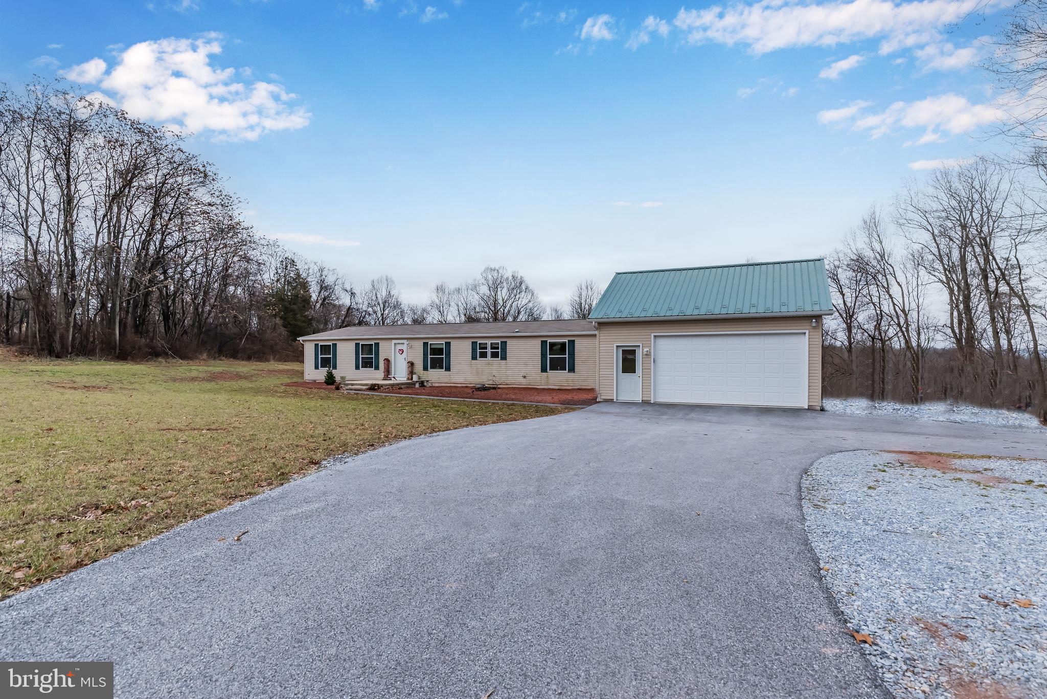 810 Cherry Orchard Road Dover, PA 17315 - Photo 4 of 41
