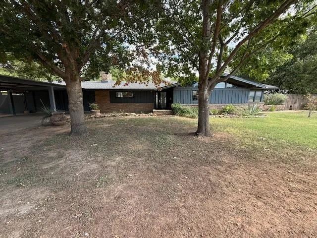$2,395 | 2073 Highland Avenue, Abilene, TX 79605