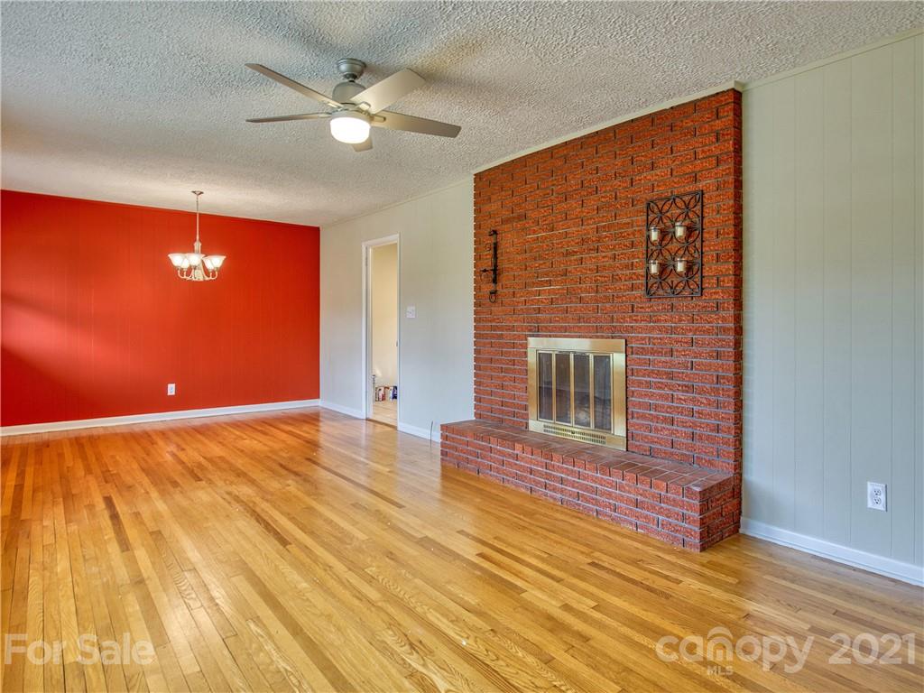 1139 Crabtree Road Waynesville, NC 28785 - Photo 7 of 24 Gallery Image 7