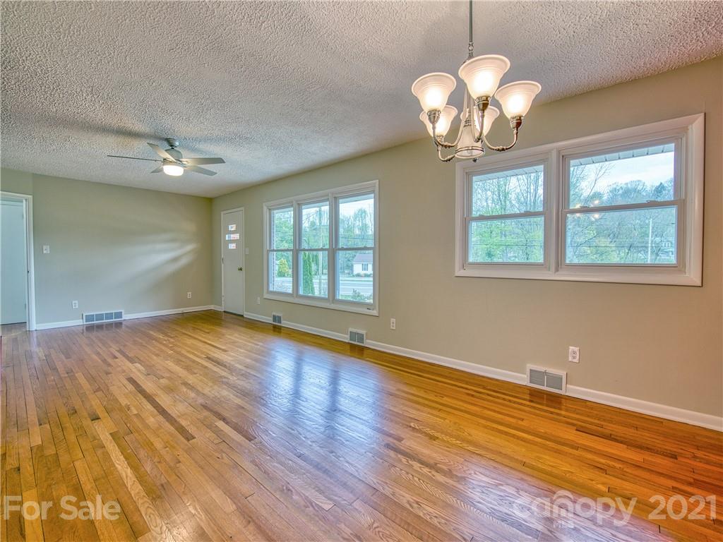 1139 Crabtree Road Waynesville, NC 28785 - Photo 9 of 24 Gallery Image 9
