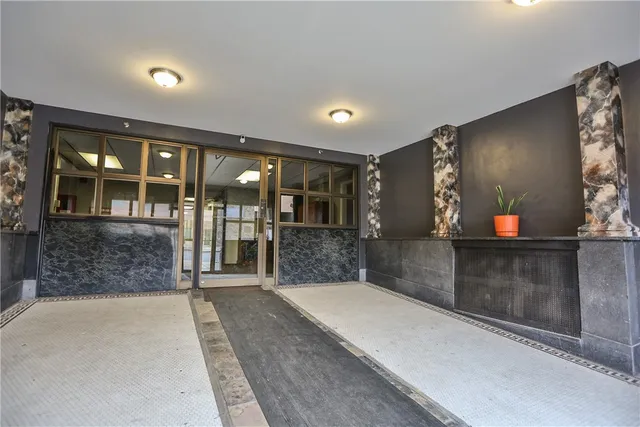 $1,195 | 404 Main Street, Unit A8, East Rochester, NY 14445