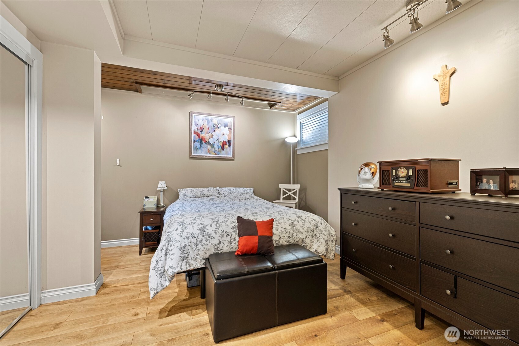 23121 Edmonds Way, Unit 1 Edmonds, WA 98020 - Photo 16 of 24 Gallery Image 16