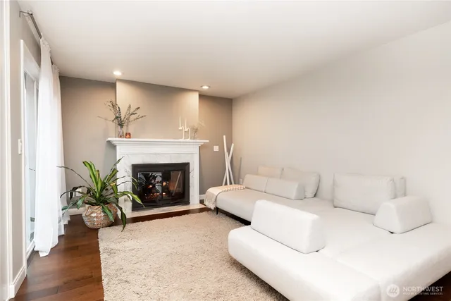 $6,400 | 6304 110th Avenue Northeast, Kirkland, WA 98033