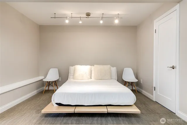 $6,400 | 6304 110th Avenue Northeast, Kirkland, WA 98033