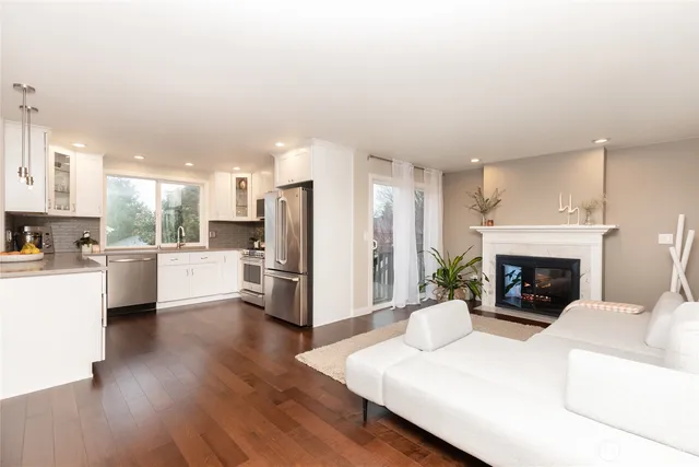 $6,400 | 6304 110th Avenue Northeast, Kirkland, WA 98033