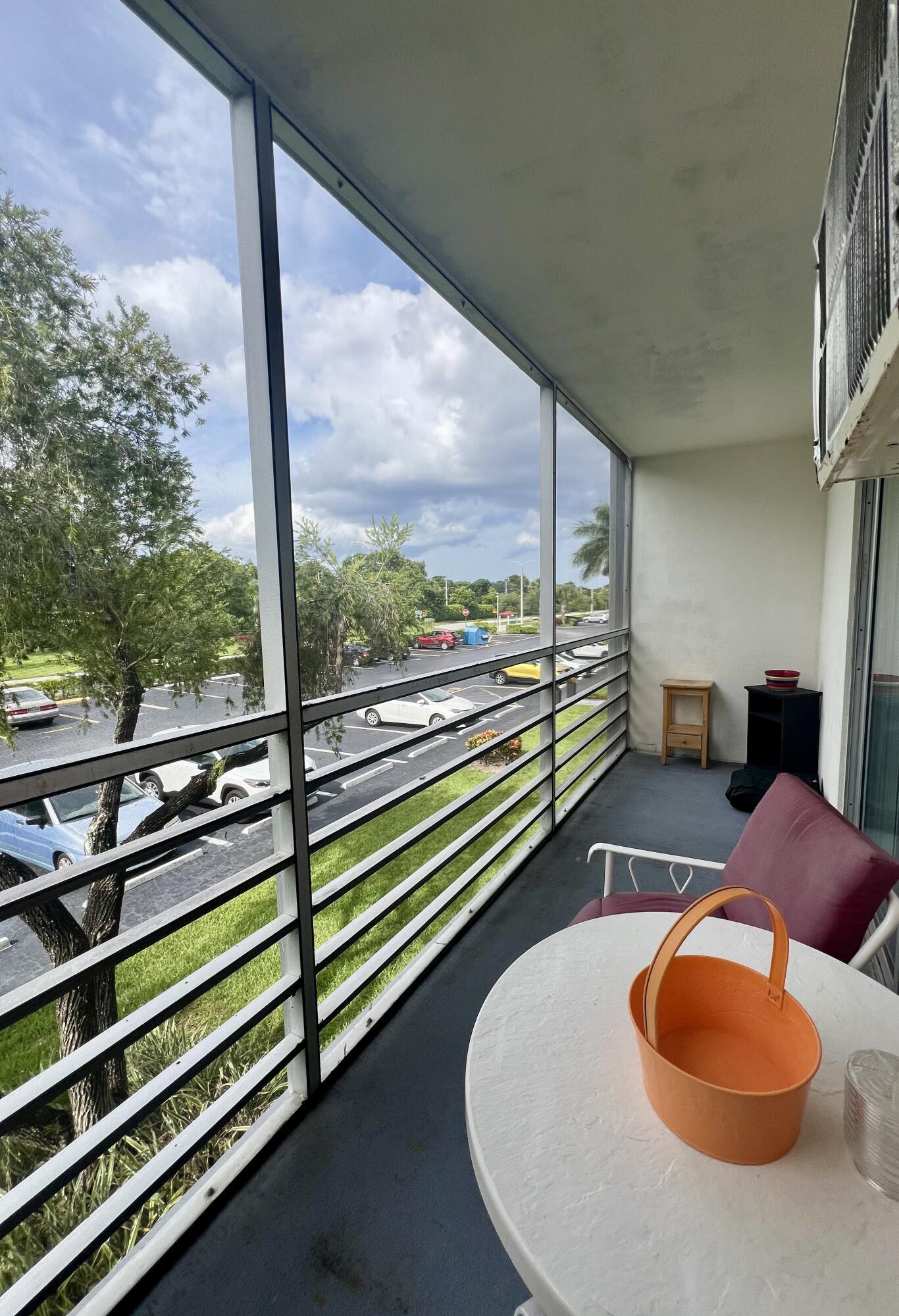 230 Suffolk F Boca Raton, FL 33434 - Photo 11 of 27 IMG_6540