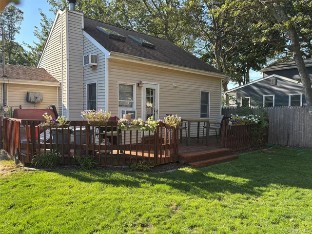 $445,000 | 1529 Carl Avenue, Holbrook, NY 11741