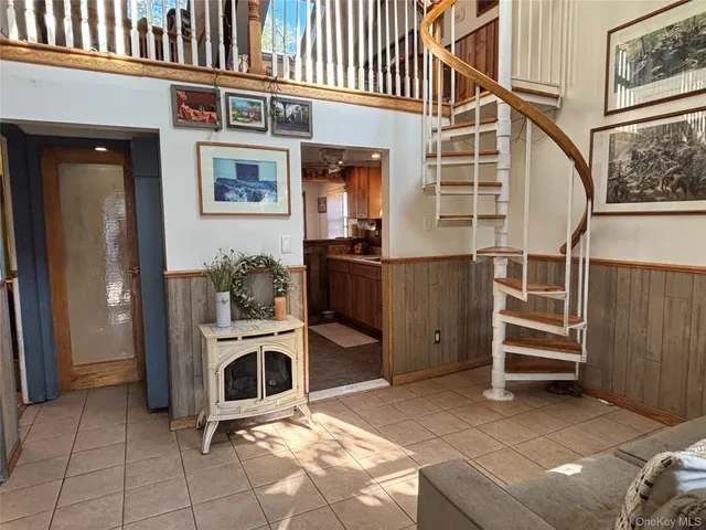 a view of a storage & utility room