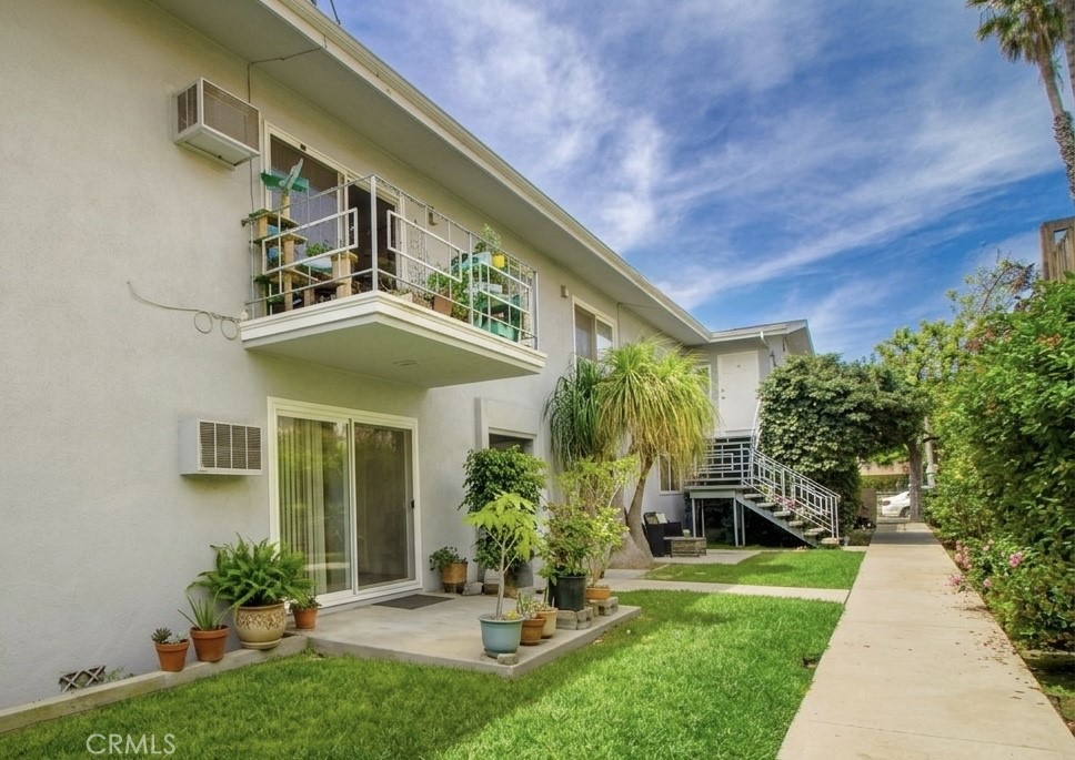 418 East Harvard Road, Unit F Burbank, CA 91501 - Photo 3 of 14