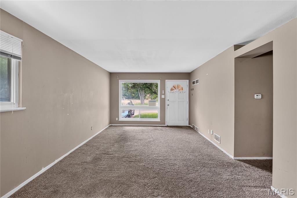 10829 Glen Garry Road St. Louis, MO 63137 - Photo 5 of 23