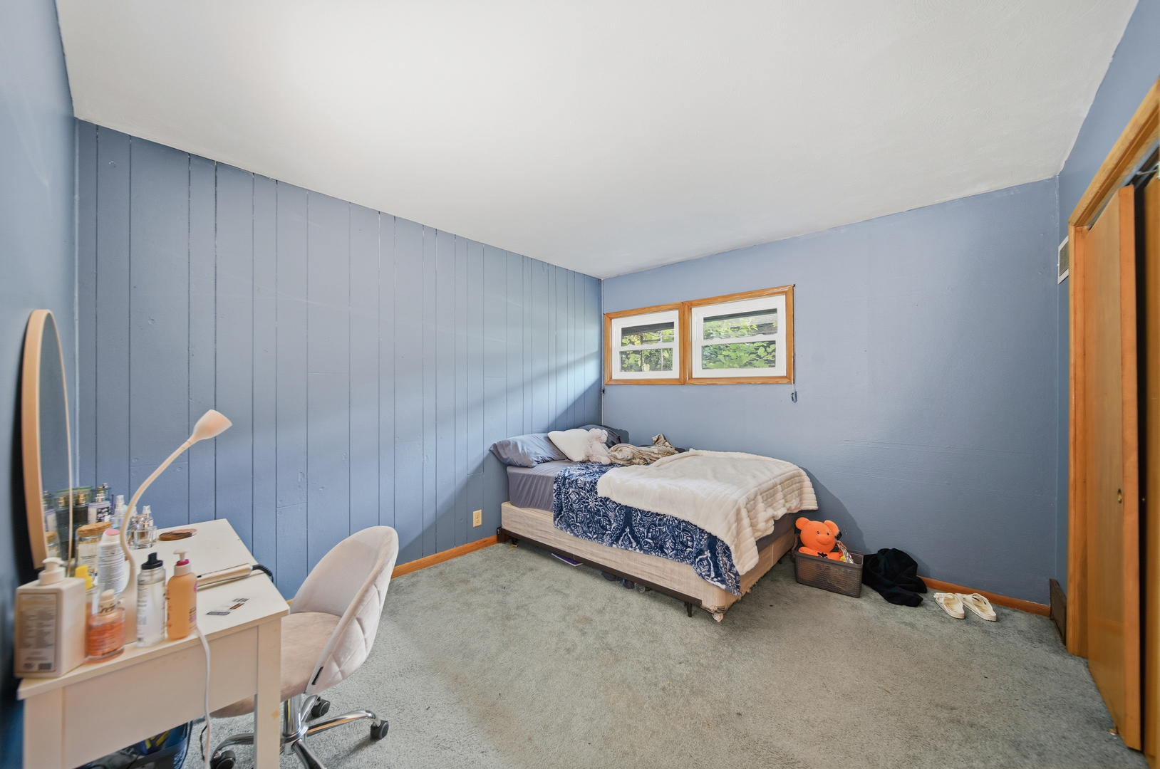 803 4th Avenue Dixon, IL 61021 - Photo 27 of 35 a room with a bed and a window