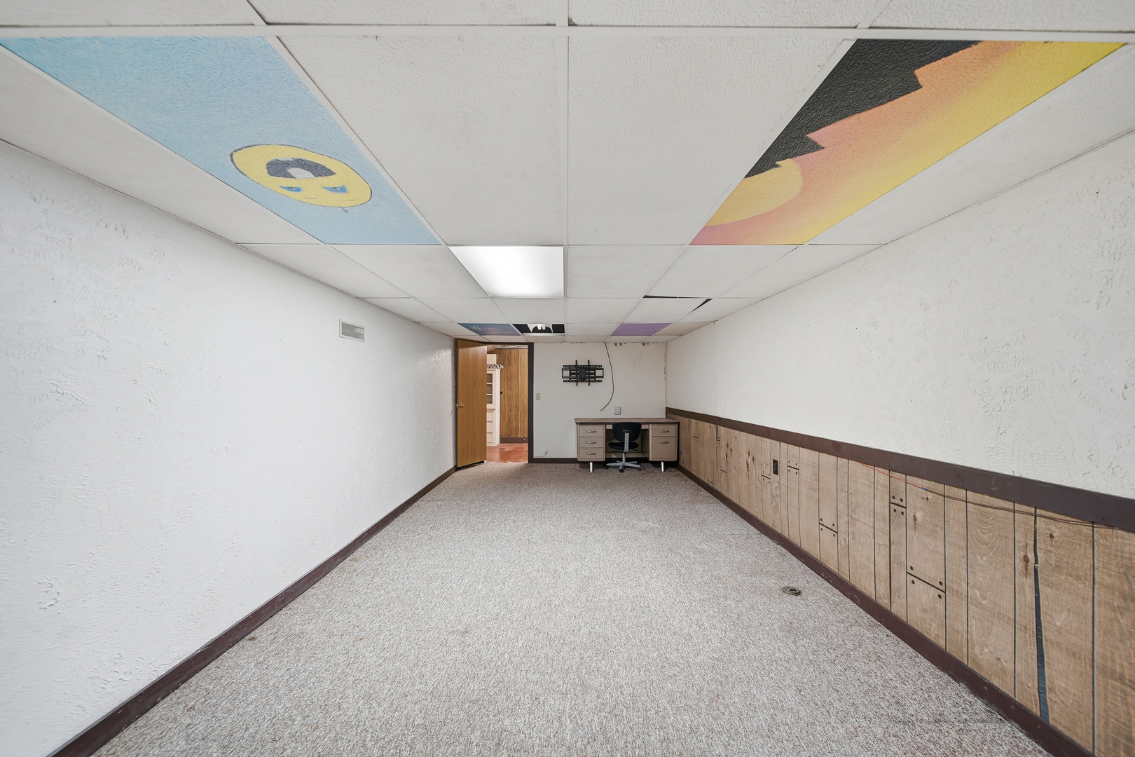803 4th Avenue Dixon, IL 61021 - Photo 35 of 35 a view of an empty room