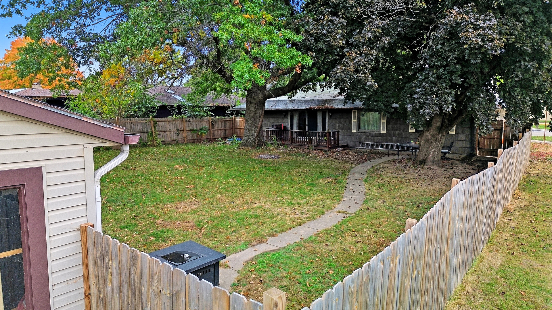 803 4th Avenue Dixon, IL 61021 - Photo 8 of 35 a view of a house with backyard and sitting area