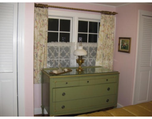 20 Rustlewood Road Boston, MA 02132 - Photo 22 of 30