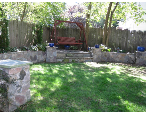 20 Rustlewood Road Boston, MA 02132 - Photo 3 of 30