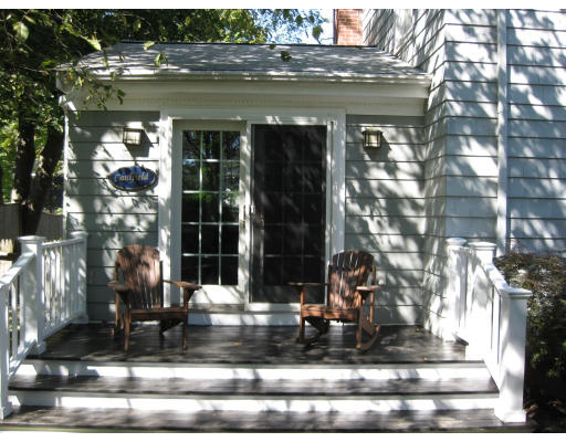 20 Rustlewood Road Boston, MA 02132 - Photo 4 of 30