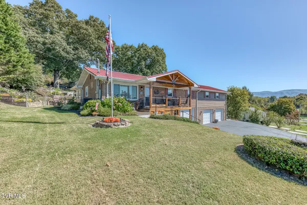 $499,900 | 252 Crockett Street, Bluff City, TN 37618