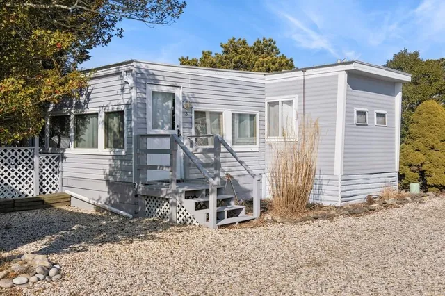 $649,000 | 53 Crassen Boulevard, Unit PARK AVE #3, Amagansett, NY 11930