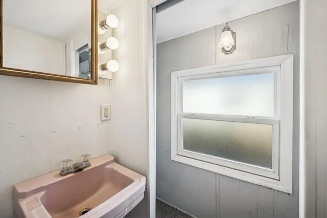 $649,000 | 53 Crassen Boulevard, Unit PARK AVE #3, Amagansett, NY 11930