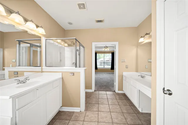 $2,850 | 4603 Chaperel Drive, Pearland, TX 77584