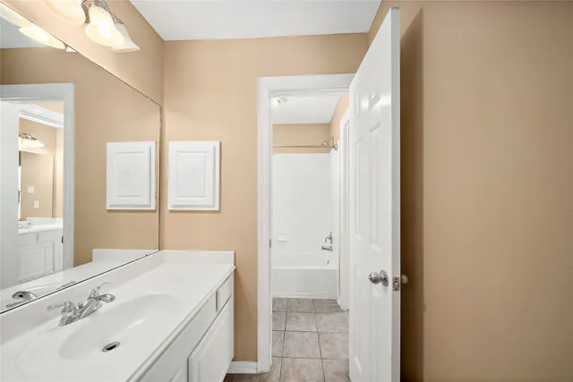 $2,850 | 4603 Chaperel Drive, Pearland, TX 77584