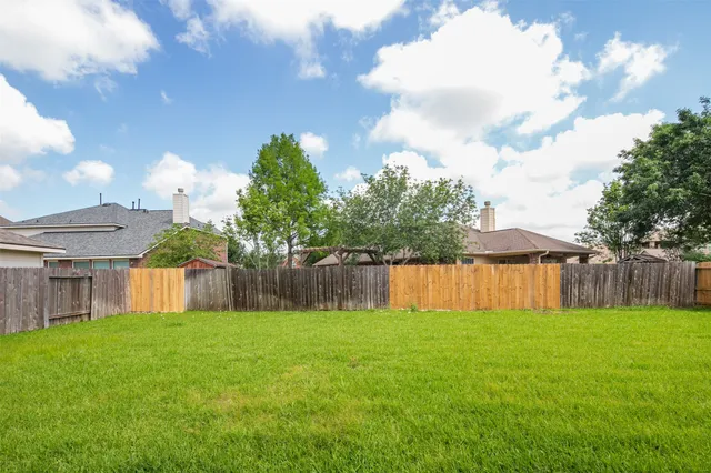 $2,850 | 4603 Chaperel Drive, Pearland, TX 77584