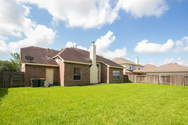 $2,850 | 4603 Chaperel Drive, Pearland, TX 77584