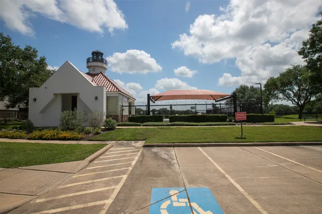 $2,850 | 4603 Chaperel Drive, Pearland, TX 77584