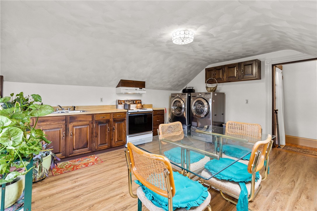 906 East Main Road Portsmouth, RI 02871 - Photo 19 of 34