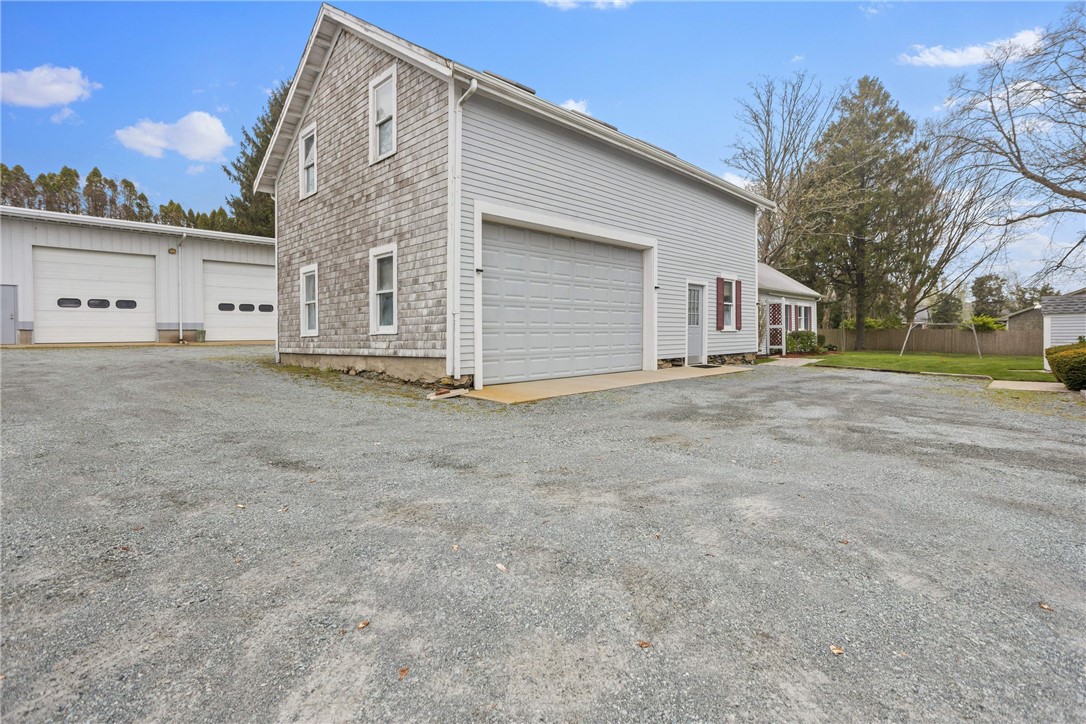 906 East Main Road Portsmouth, RI 02871 - Photo 26 of 34