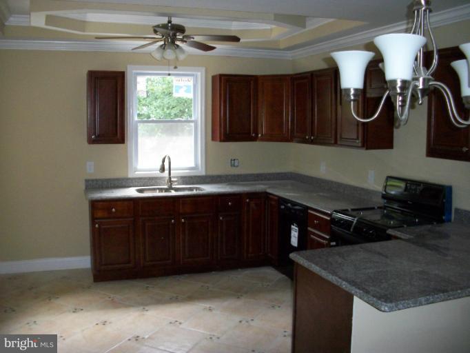 6229 Ridgeview Avenue Baltimore, MD 21206 - Photo 2 of 9 Kitchen