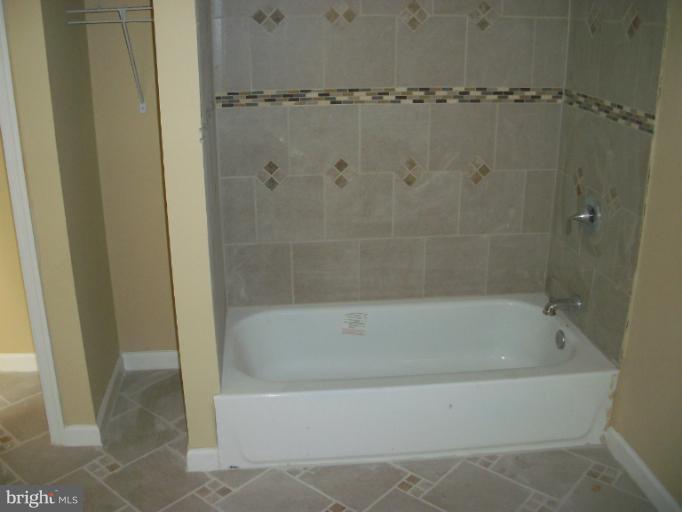 6229 Ridgeview Avenue Baltimore, MD 21206 - Photo 3 of 9 Bath