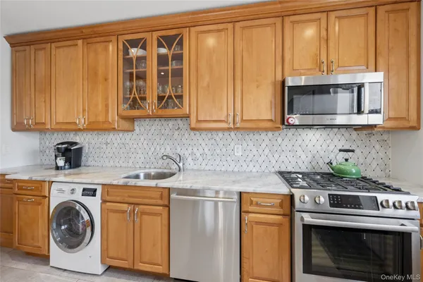 $649,888 | 162-01 Powells Cove Boulevard, Unit 5G | Beechhurst