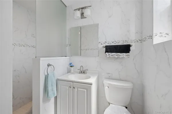 $649,888 | 162-01 Powells Cove Boulevard, Unit 5G | Beechhurst