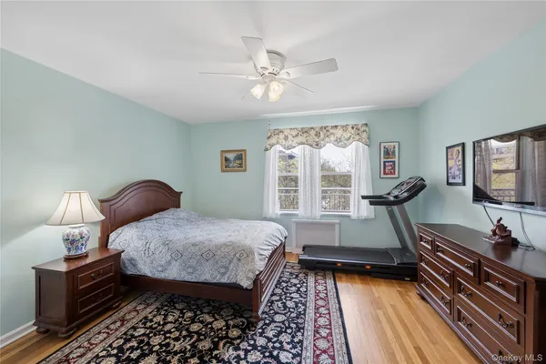 $649,888 | 162-01 Powells Cove Boulevard, Unit 5G | Beechhurst