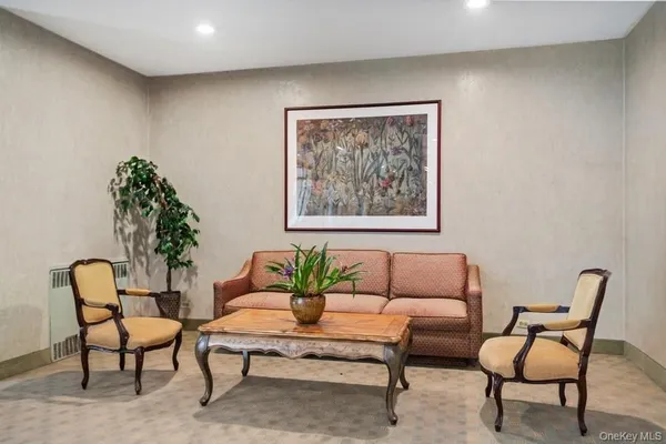 $649,888 | 162-01 Powells Cove Boulevard, Unit 5G | Beechhurst