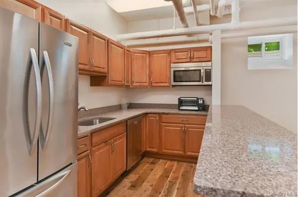 $649,888 | 162-01 Powells Cove Boulevard, Unit 5G | Beechhurst