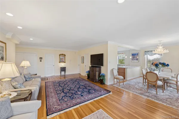 $649,888 | 162-01 Powells Cove Boulevard, Unit 5G | Beechhurst