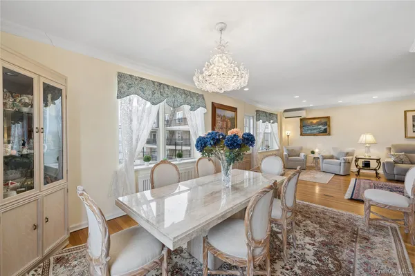 $649,888 | 162-01 Powells Cove Boulevard, Unit 5G | Beechhurst