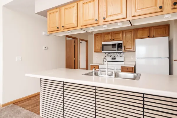 $191,525 | 2530 Edgewood Drive, Unit 38, Beloit, WI 53511