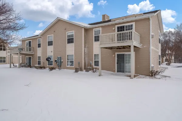 $191,525 | 2530 Edgewood Drive, Unit 38, Beloit, WI 53511