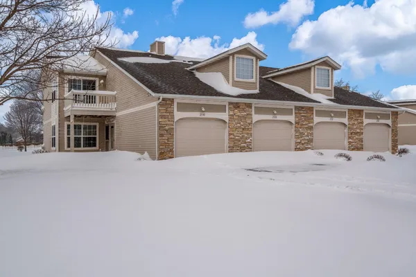 $191,525 | 2530 Edgewood Drive, Unit 38, Beloit, WI 53511