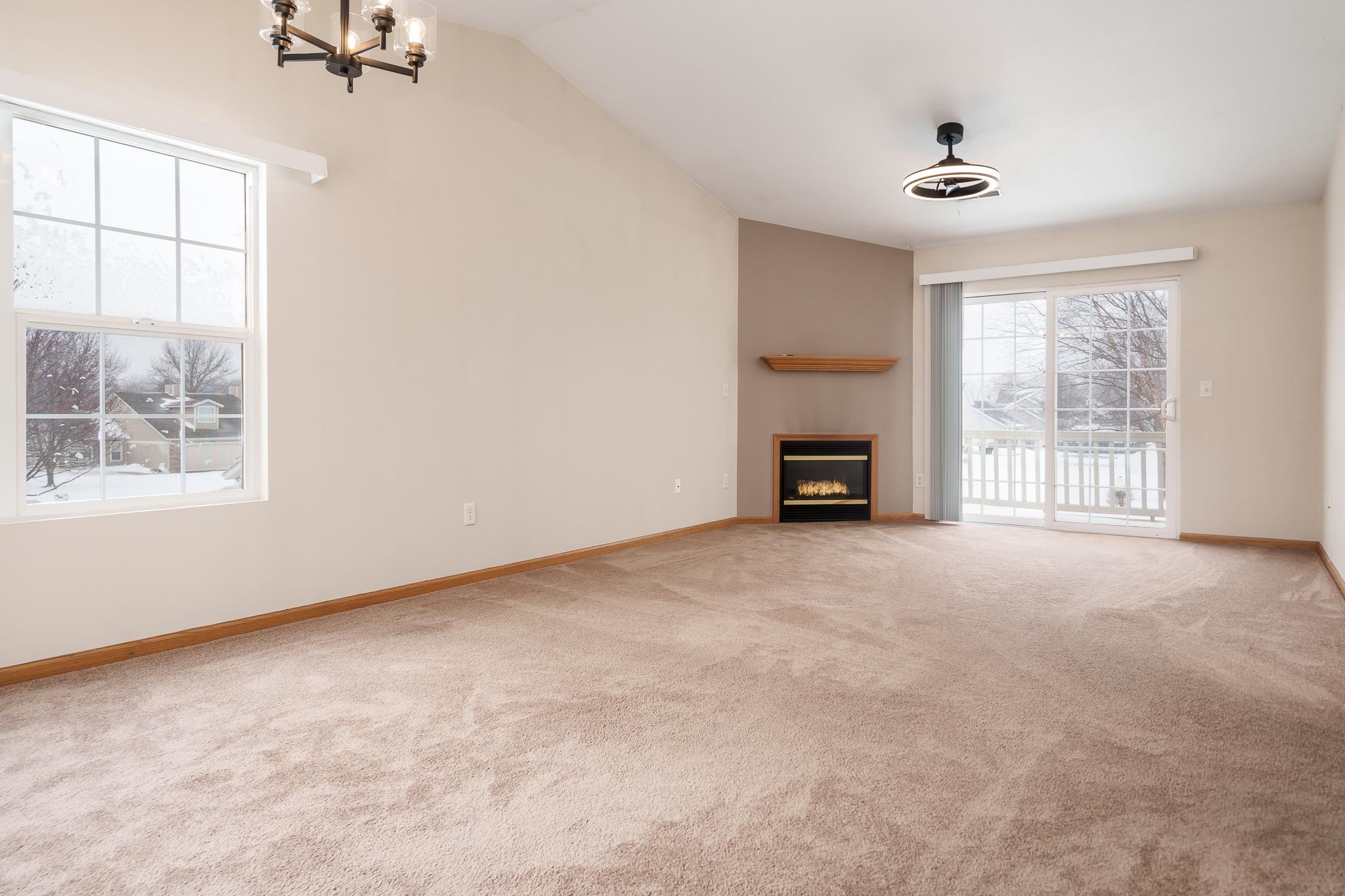 2530 Edgewood Drive, Unit 38 Beloit, WI 53511 - Photo 6 of 42