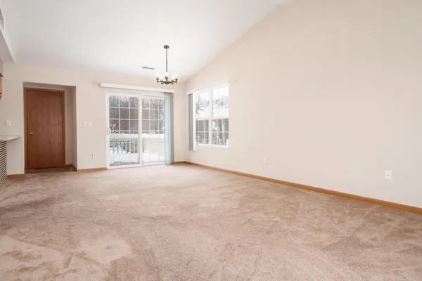 $191,525 | 2530 Edgewood Drive, Unit 38, Beloit, WI 53511