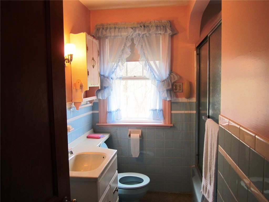 779 Toll Gate Road Warwick, RI 02886 - Photo 14 of 16 Gallery Image 14