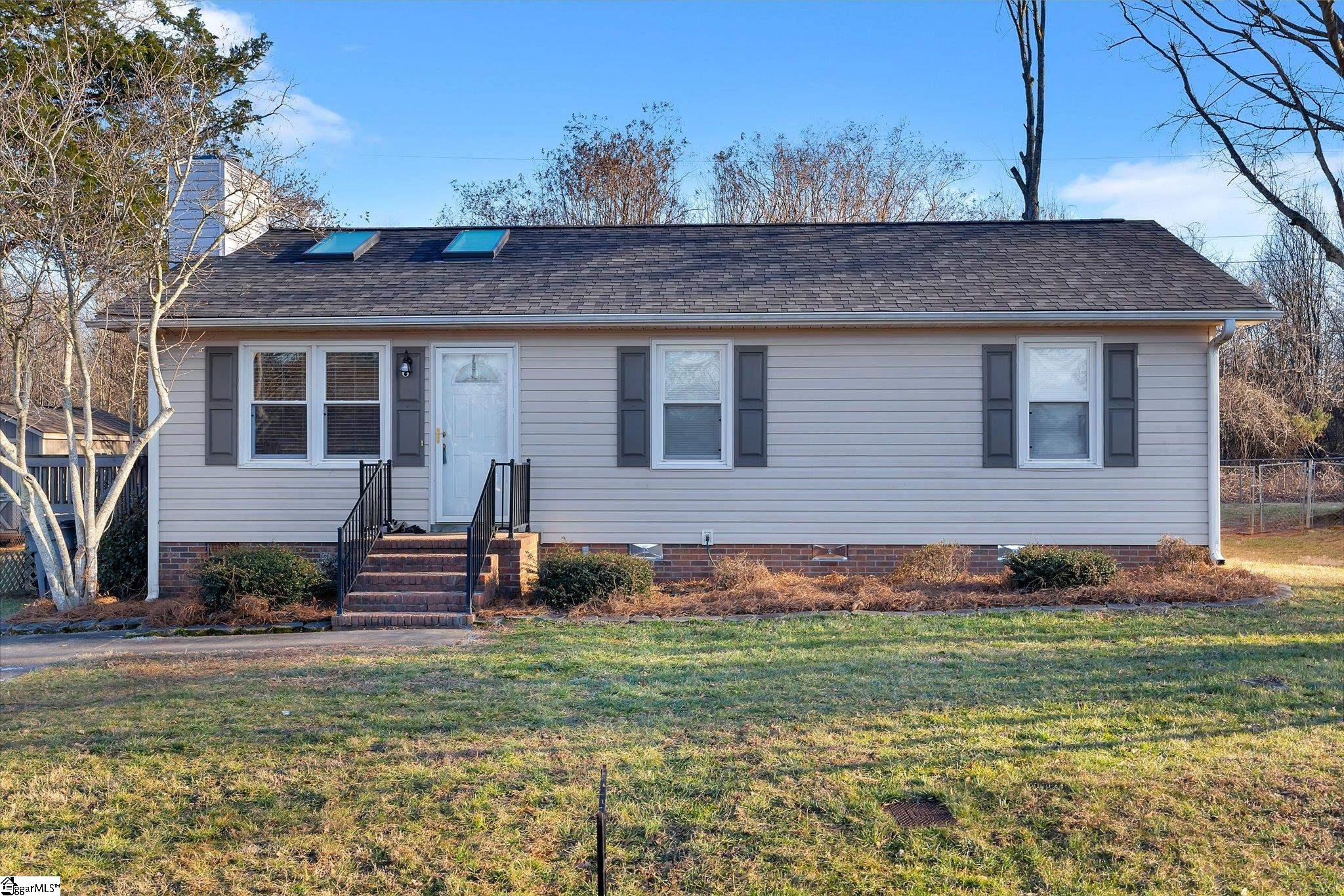 11 Trammell Street Liberty, SC 29657 - Photo 2 of 24