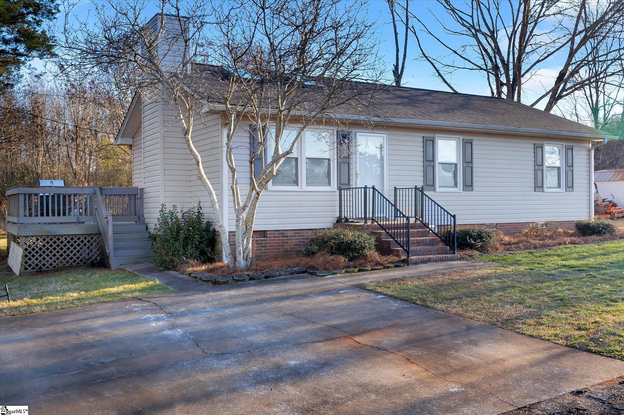 11 Trammell Street Liberty, SC 29657 - Photo 3 of 24
