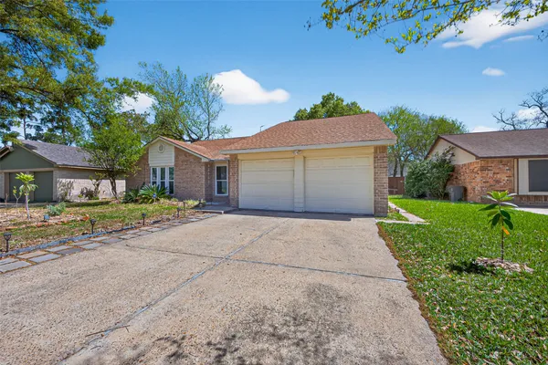 $1,980 | 18918 Droitwich Drive, Humble, TX 77346